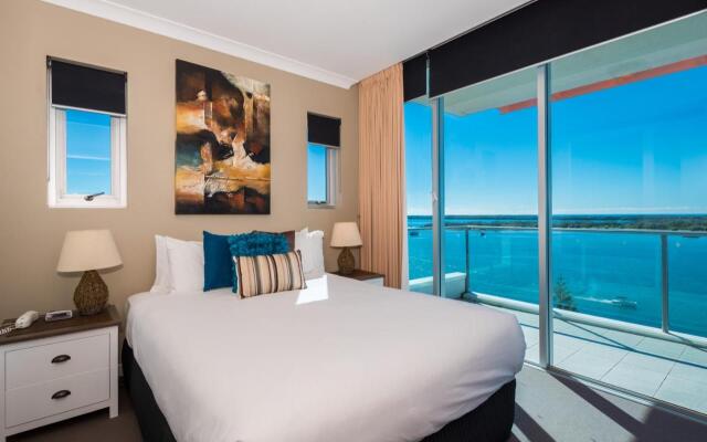 Silvershore Apartments on the Broadwater