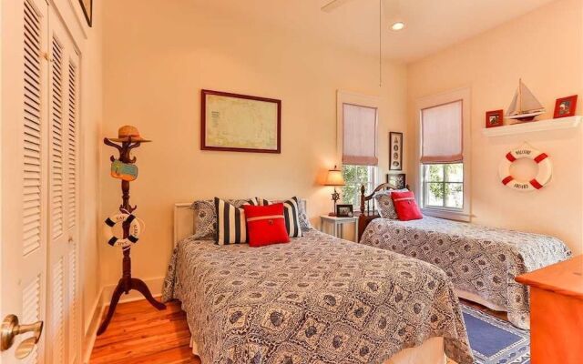 Nautilus 3605 Waverly by RedAwning