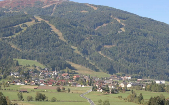 Splendid Chalet with Garden, Bbq, Balcony, Heating, Parking