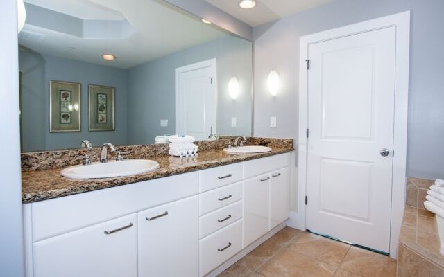 Crc0808 2 Bedroom Condo