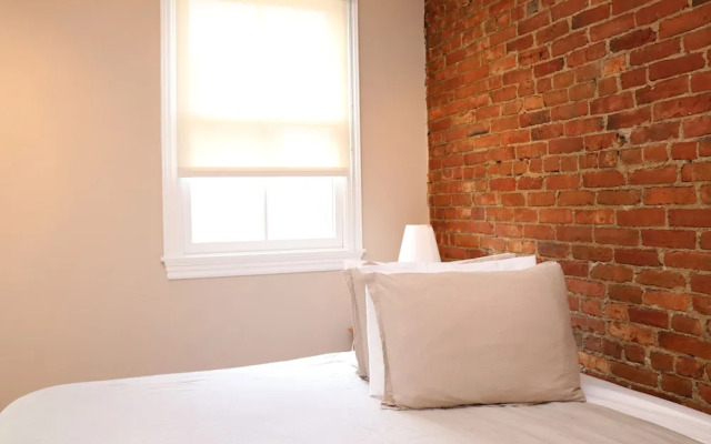 Maverick Suites at 402 Columbus Ave