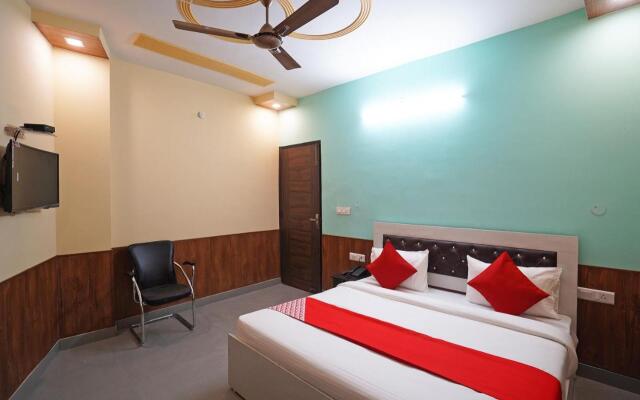 Qlark White Palace by OYO Rooms