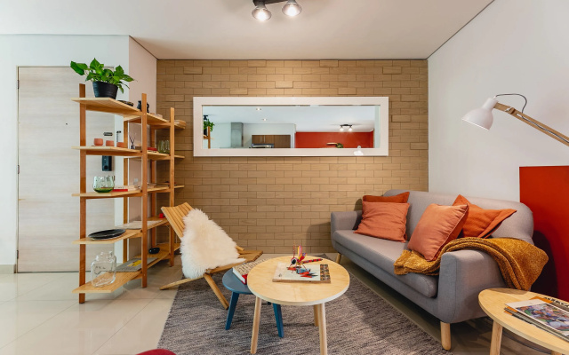 Artsy, Hi-Tech Condo in the Heart of Roma