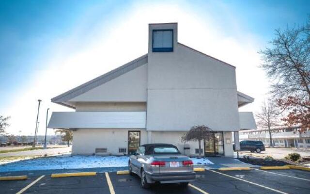 Motel 6 Akron
