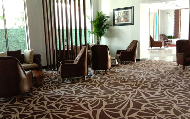 Summerset Continental Hotel By Usuma