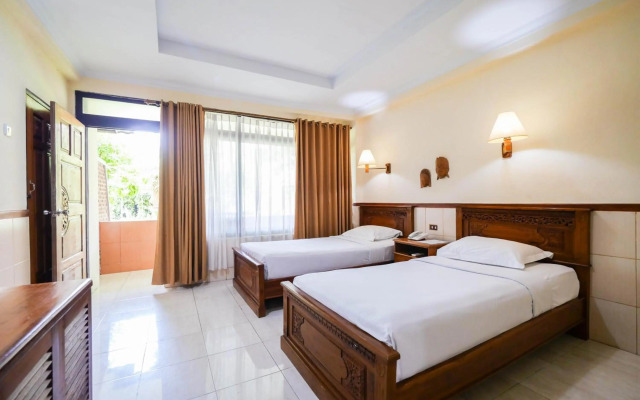Palm Beach Hotel Bali