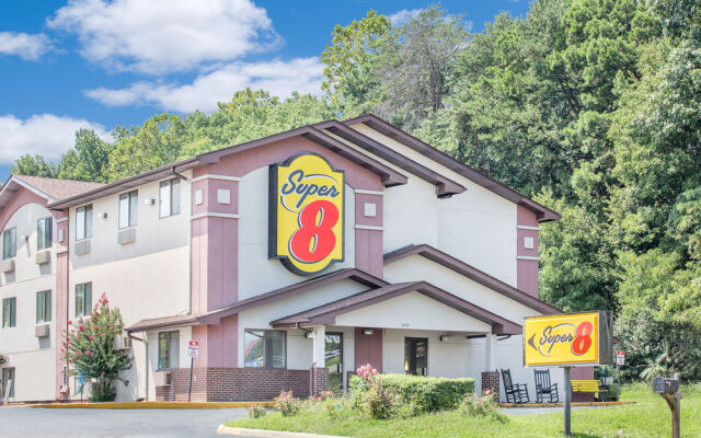 Super 8 Roanoke VA