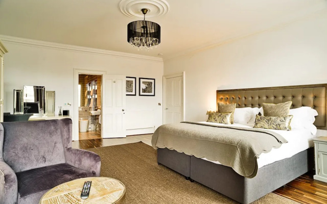 Luxury George Street Apartments: Forth Suite