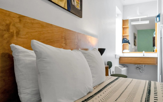 The Quisby Hotel