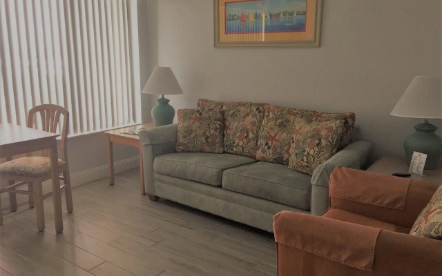 Tuckaway Shores Resort