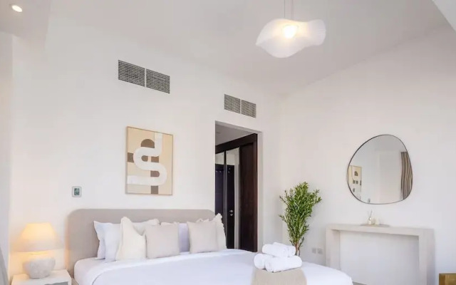 LUX  The Silverene Marina View Suite 4