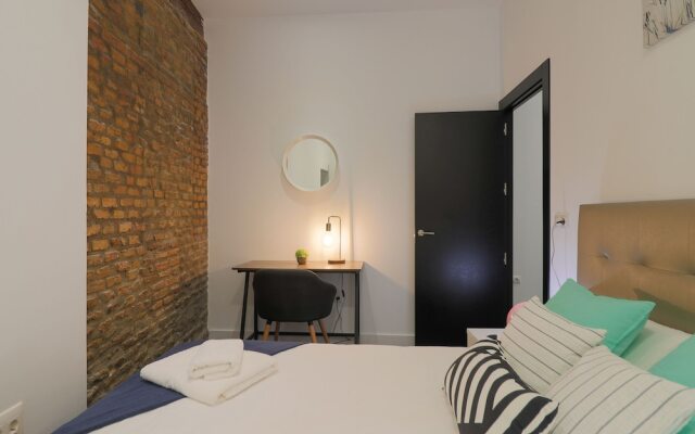 Industrial Style 2 Bedroom Apartment In Town