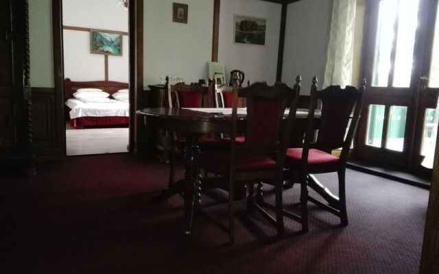 Swiss Lodge