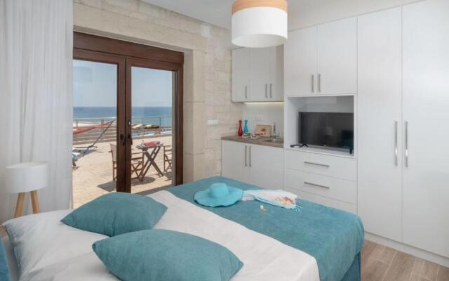 Private luxury 3bdrm Villa - Walk to beach