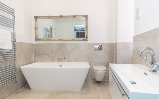 The Sandringham Suite