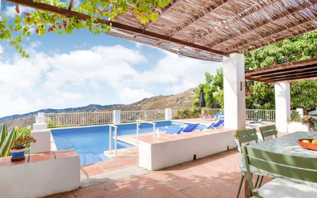 Completely Restored Beautiful 250-year-old Authentic Farm