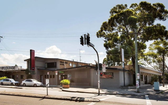 Villawood Hotel