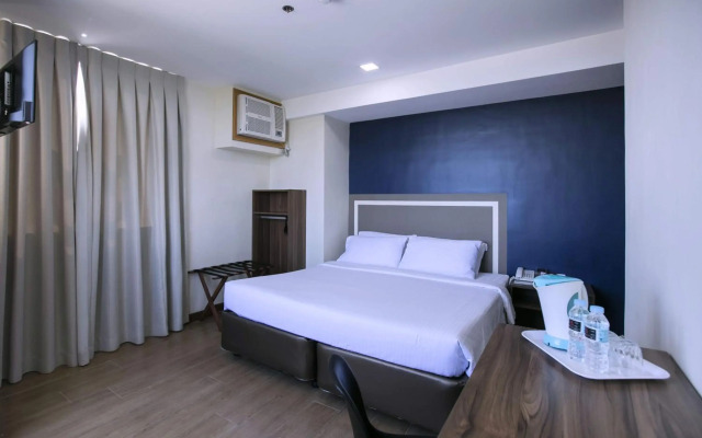 S Hotel and Residences