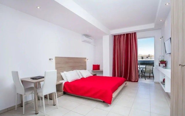 Stay Helios - Aparts & Pool Suites