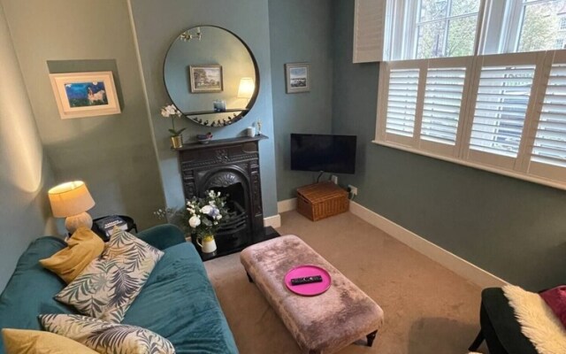 Beautiful & Cosy 2BD House - Southwark