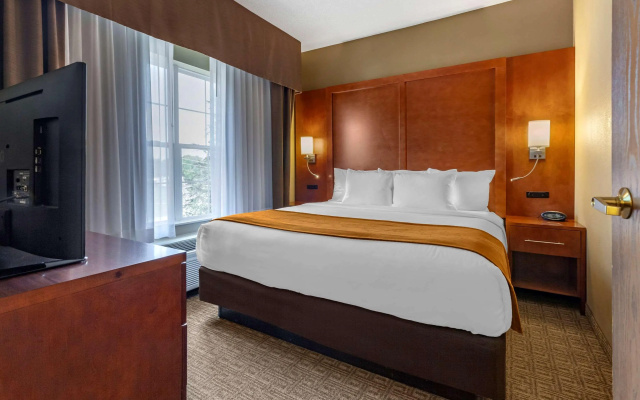 Comfort Suites Marquette