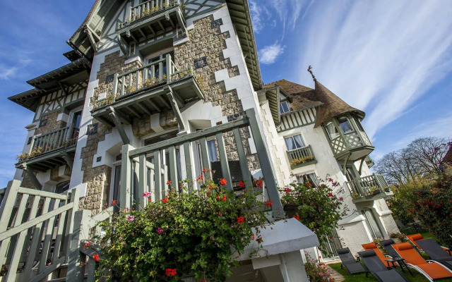 Villa Augeval Hôtel & Spa