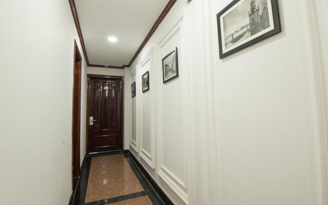 Le Foyer Hotel