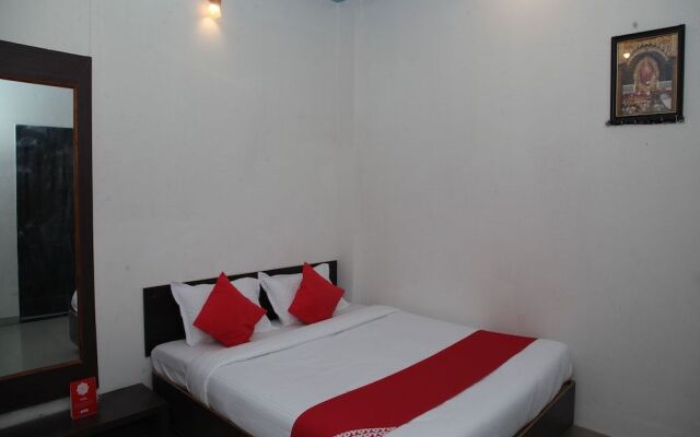 OYO 24551 Hotel Shirdi Sai Inn