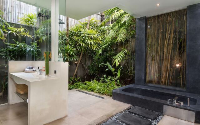 Villa Alice Dua by Villa Finder