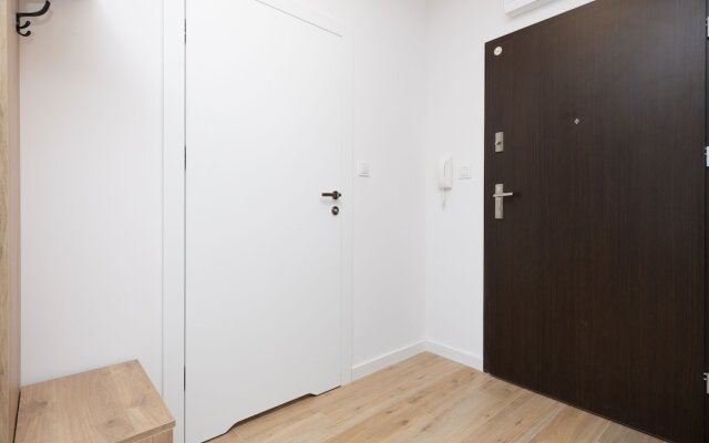 Nadbrzezna Apartments by Renters