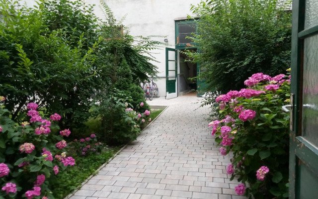 Central Garden Apartments