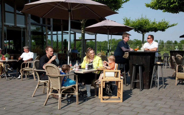 Thatched Villa With Dishwasher Near Appelscha
