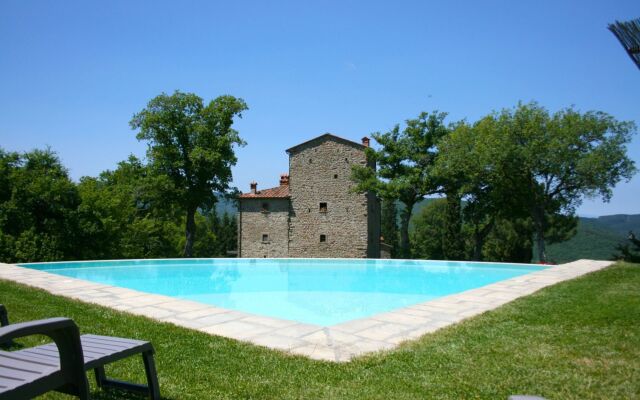 Wonderful private villa for 16 people with WIFI, private pool, TV and parking