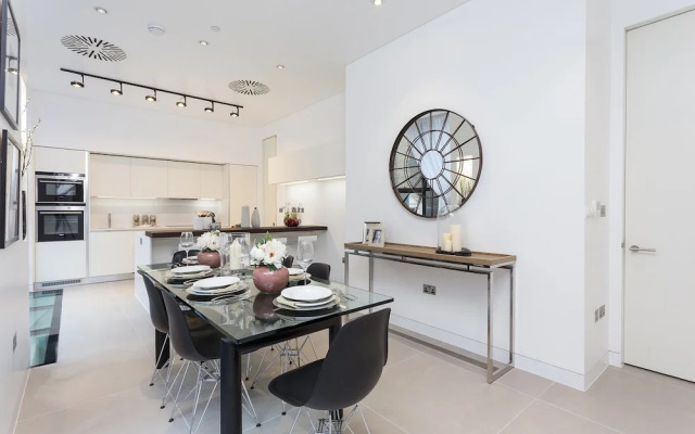 Urban Chic - Chiltern and Baker