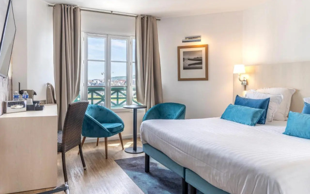 Latitudes Beach Hotel