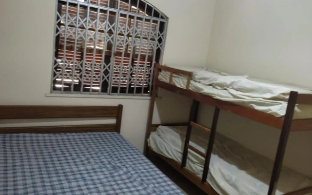 Casa muito espaçosa privativa com Piscina, Churrasqueira e área gourmet