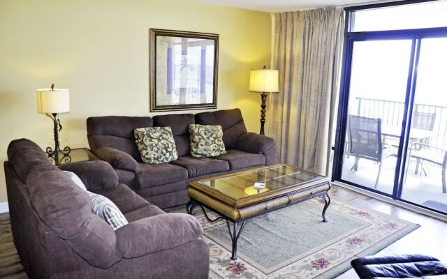 Verandas 305 3 Br condo by RedAwning