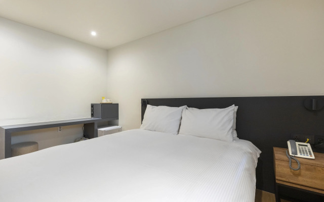 Hotel Victoria (formerly Hotel Tong Seoul Myeongdong)