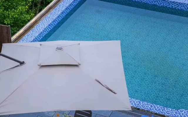 Yinzhu · Summer Star Pool · Mist-view Lakeside Family Homestay (Taohuatan Scenic Spot, Jingxian) – Pool – Xuancheng
