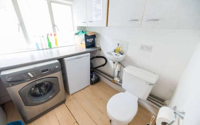 Spacious 2 Bedroom Flat in the Heart of Clapton