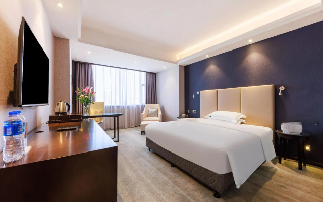 Golden City Hotel