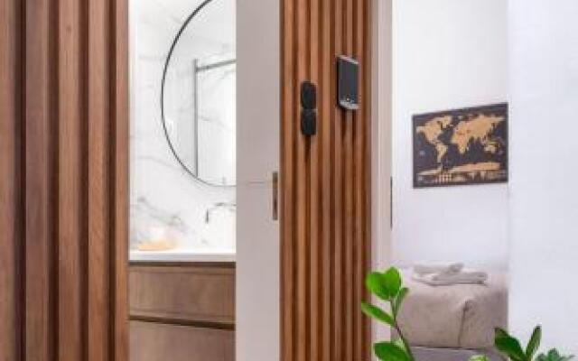 Glyfada Gallery Apartment