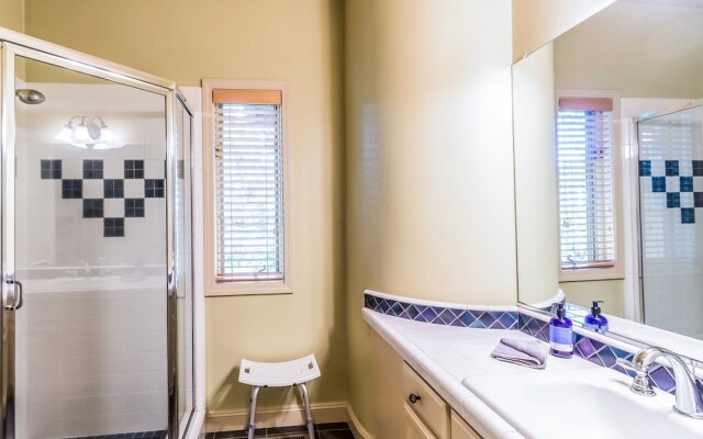 Gracious Living, Pool, and Privacy in Wine Country, Sonoma by RedAwnin