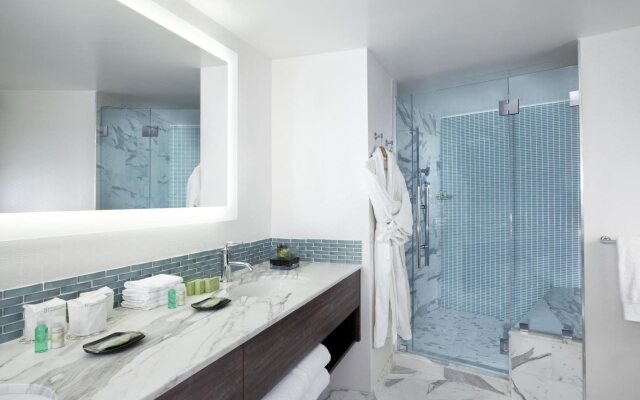 The Westin Bonaventure Hotel and Suites, Los Angeles