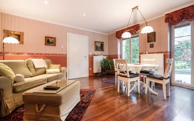 Renoviertes Bauernhaus mit Garten in Ruhelage