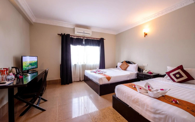 Central Night Hotel