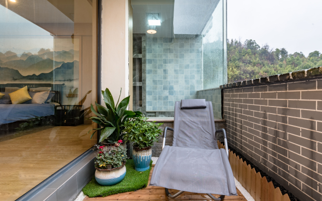 Floral Hotel · Shitai Xishuiwan bathing pool Home Hotel(bathing pool Xiquan Resort)