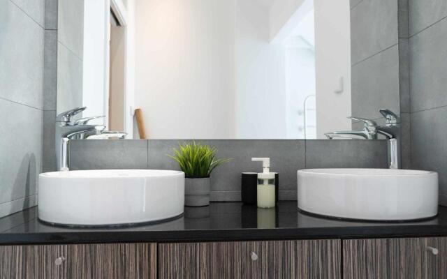 CharmingLoft Lisbon Avenida Large and Stylish Apt