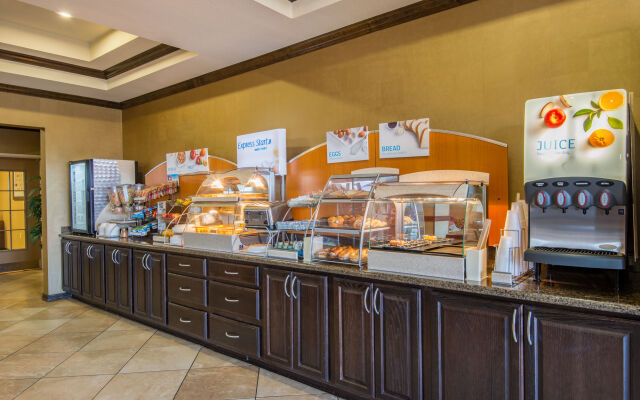 Holiday Inn Express Hotel & Suites Clovis by IHG