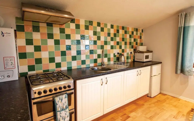 Merlins Cabin - 2 Bedroom Cabin - Blaen Cedi Farm - Penclawdd